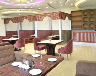 Royal Heritage Resort Pilibhit - Suit Room 1 - Pilibhit - Restaurant