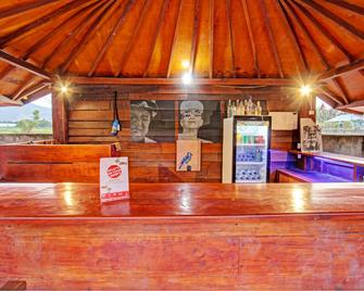 OYO 93121 Abi Bungalow & Hostel - Pemenang - Front desk