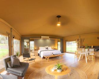 Olio Bello Lakeside Glamping - Margaret River - Schlafzimmer