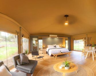Olio Bello Lakeside Glamping - Margaret River - Schlafzimmer