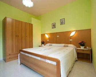Albergo Magrini Della Genga - Genga - Habitación
