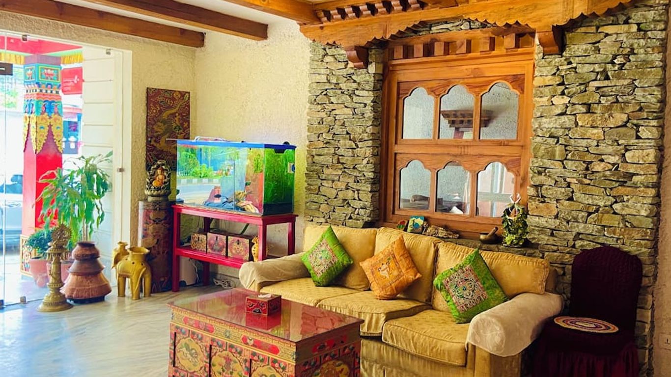 Three Jewels Boutique Hotel