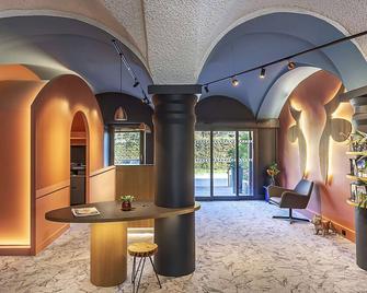 Sure Hotel by Best Western Annecy - Annecy - Lobby