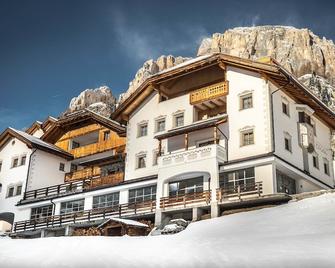 Residence Vila - Colfosco - Building