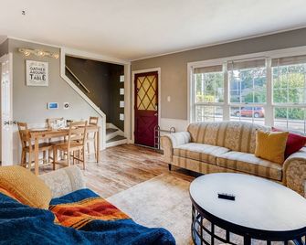 Hotel Quality Stay in the Heart of Lakewood - Lakewood - Obývací pokoj
