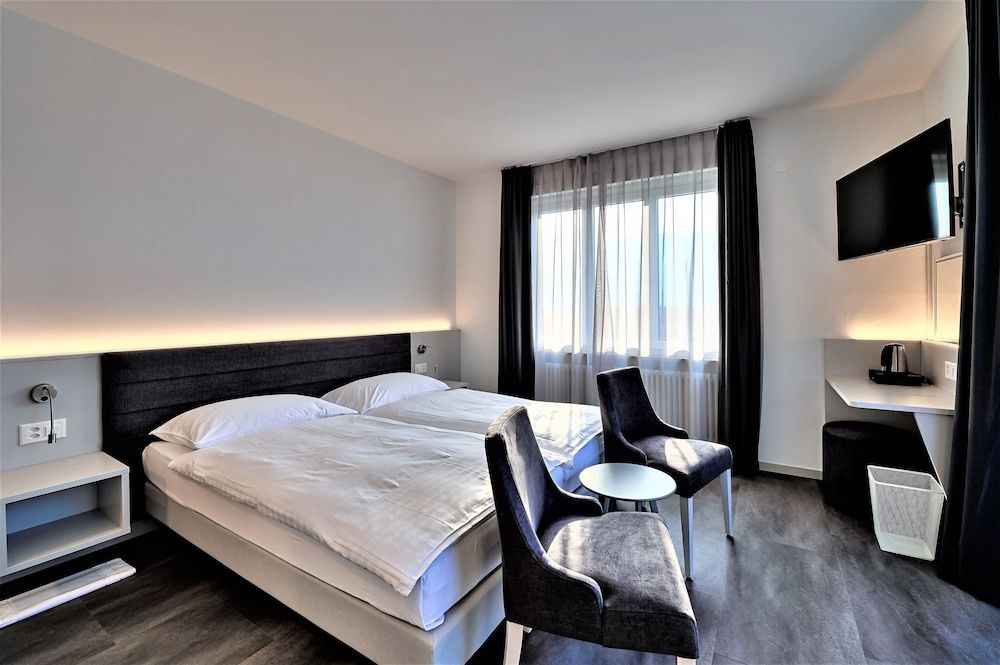 Hotel Luna Garni - אזקונה - חדר שינה