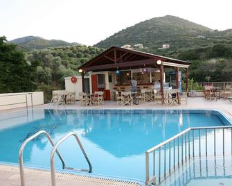 Elpis Studio Apartments - Bali - Pool