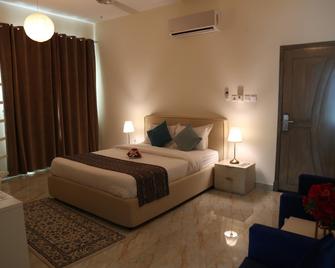 Muscat Royal Suites - Seeb - Bedroom