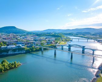 La Quinta Inn & Suites by Wyndham Chattanooga Downtown/South - Chattanooga - Property amenity