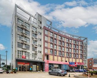 Junyi Hotel Chain (Chibi No.1 Middle School Branch) - Xianning - Gebouw