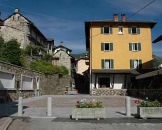 Albergo Belvedere - Falmenta - Building