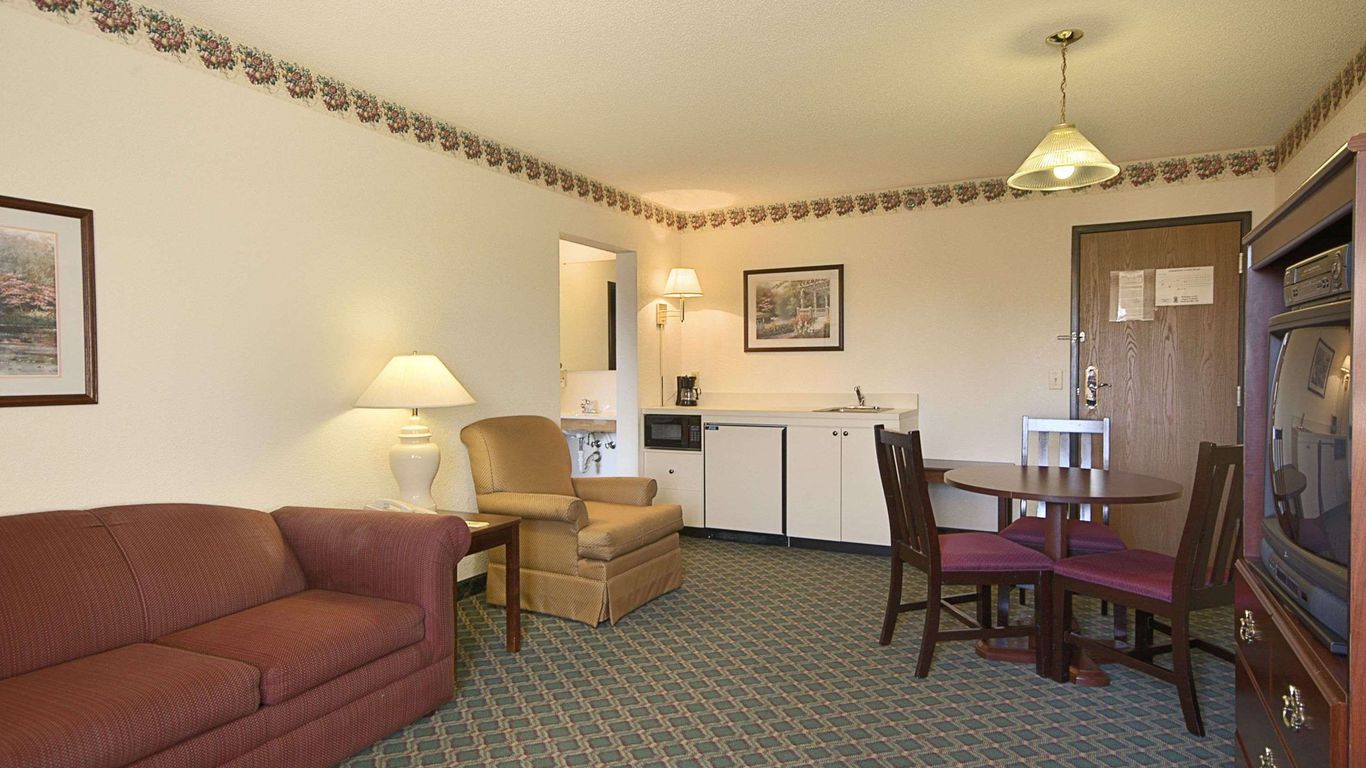 Travelodge by Wyndham Hudsonville