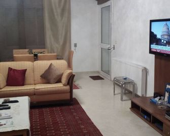 Very well equipped apartment, 2 bedrooms, living room, guarded parking - Túnez - Sala de estar