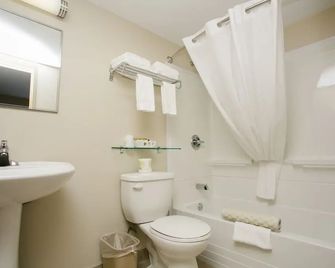 The Sleepy Owl Hotel - Fort Frances