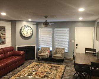 Fun condo, Pineview Reservoir, powder mountain, lrg 2 bedroom. - Eden - Living room