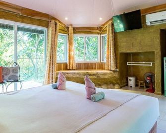 Baandin Chiewlarn - Khlong Sok - Bedroom