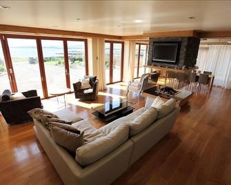 5 Star Luxury Modern Spectacular Coastal Home Fantastic Views - Liscannor - Вітальня