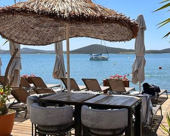 cunda panorama otel - Ayvalik - Patio