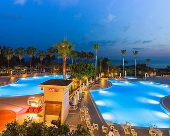 Iz Flower Side Beach - Side - Pool