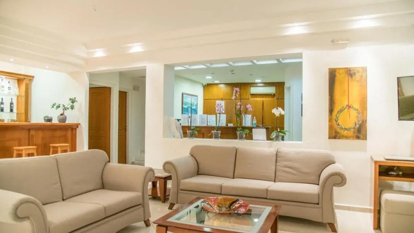 Hiona Holiday Hotel