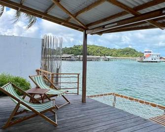 Sadi Beach House - Telukbakau - Balkong