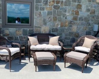 Views - Horse Farm near Saratoga - Schuylerville - Patio