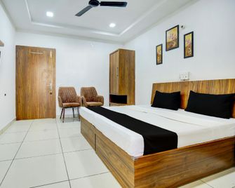 Hotel O Cameo - Bathinda - Bedroom