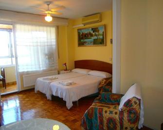Pension Mari Asun - Pamplona - Habitación
