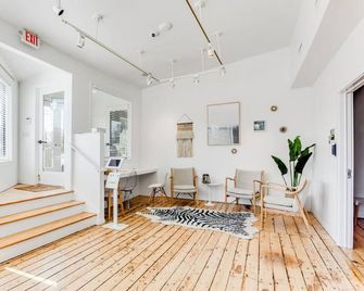 2BR Flat above Historic Cider Mill - Westport