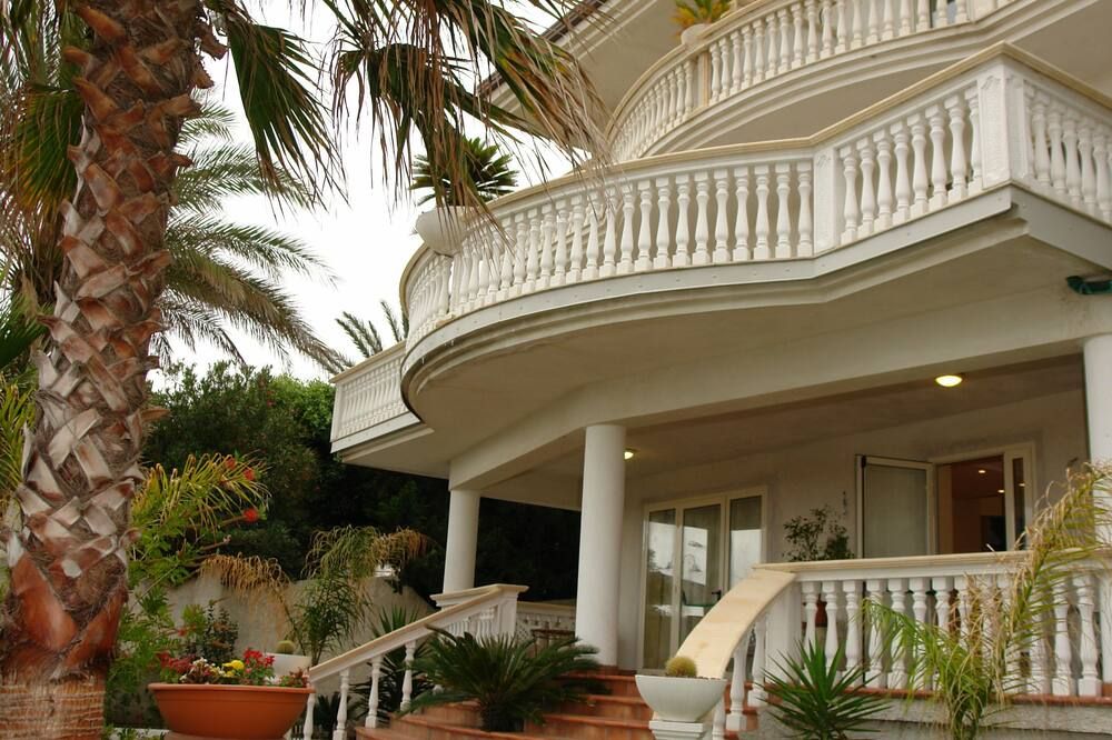 Cridda Hotel & Restaurant - Gizzeria - Buiten zicht