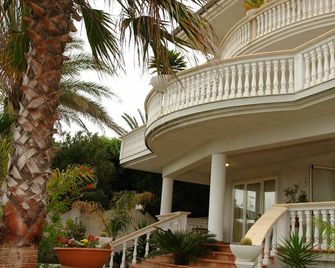 Cridda Hotel & Restaurant - Gizzeria - Buiten zicht