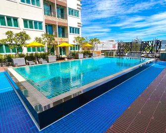 Suvarnabhumi Ville Airport Hotel - Μπανγκόκ - Πισίνα