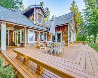 Hood Canal Home With Stunning Views And - Brinnon - Patio