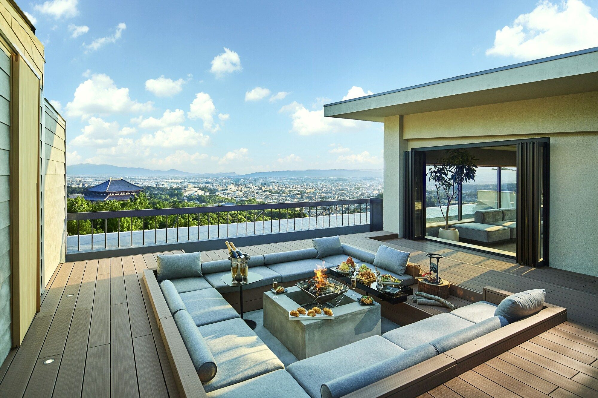 Ando Hotel Nara Wakakusayama - נארה - מרפסת