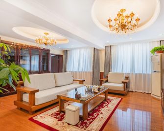 Beijing Beidahuang Hotel (Bird's Nest) - Beijing - Living room