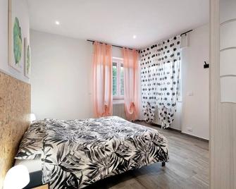 Sweet Home Apartments Peperoncino - Arona - Schlafzimmer