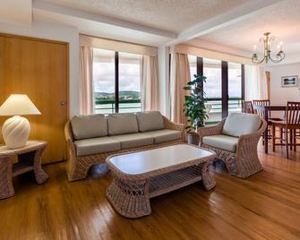 Alupang Beach Tower - Tamuning - Sala de estar