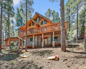 Kachina Tree House | 3BR |Visit Flagstaff's National Monuments - Flagstaff - Building