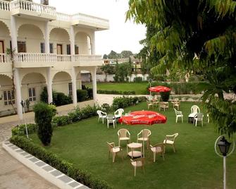Hotel Saheli Palace - Udaipur - Patio