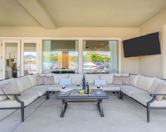 Spider Man House - 印地歐 - 客廳