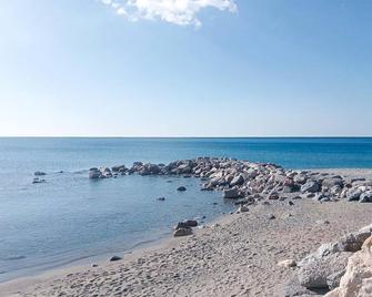 2 Bedroom Lovely Apartment In Soverato - Soverato - Spiaggia