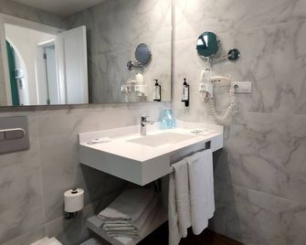 Canary Garden Club - Maspalomas - Bathroom