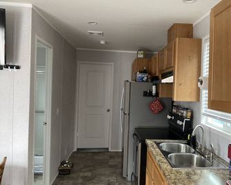 'Woof' Lodge minutes from the Beach and Redwoods - Crescent City - Kjøkken
