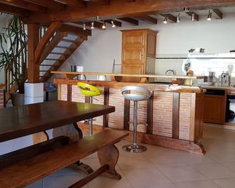 Périgord vert Gîte 6 pers. 25 mn from Périgueux. - Montagrier - Cocina