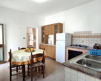 Casa Marieli - A 50 m dal Mare con Spazio Esterno - Gagliano del Capo - Cocina