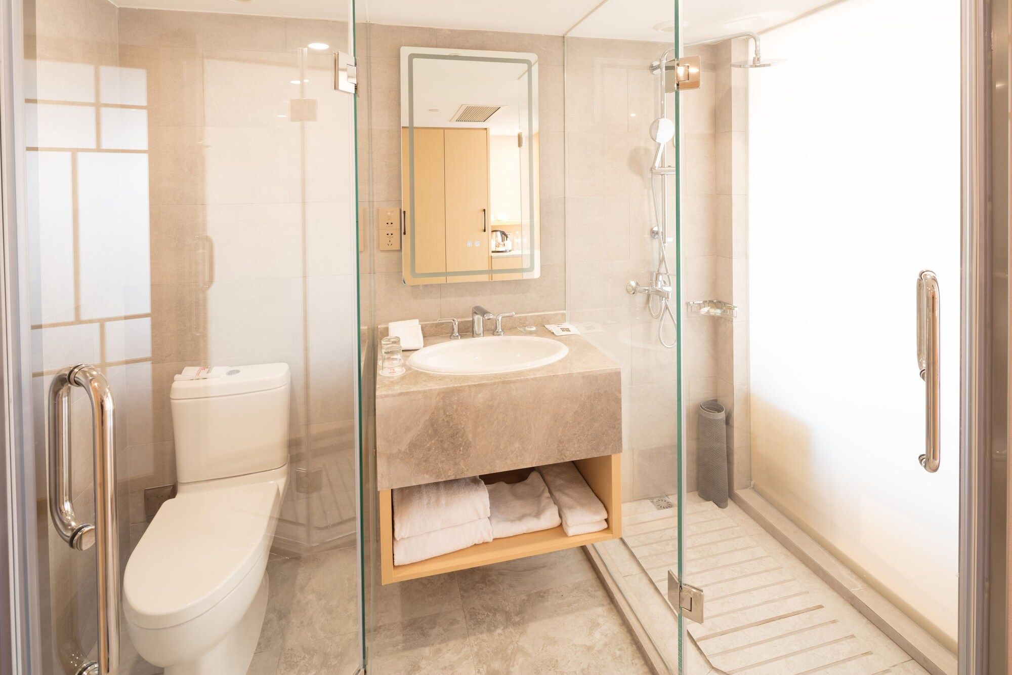 City Hotel Shanghai thumbnail 3