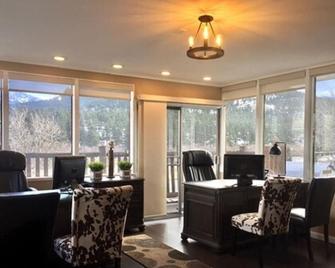 Alpine Trail Ridge Inn - אסטס פארק - לובי