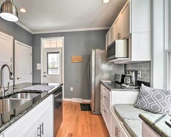 Walk to Parks & Dining: Spacious Ligonier Home! - Ligonier - Cocina
