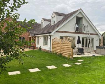 Relaxing retreat near Norfolk Broads - Norwich - Building