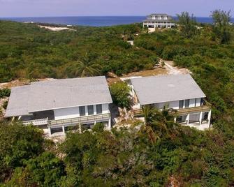 Tennis Villas 1 on top of \'Breezy Hill\' - Stella Maris - Edificio